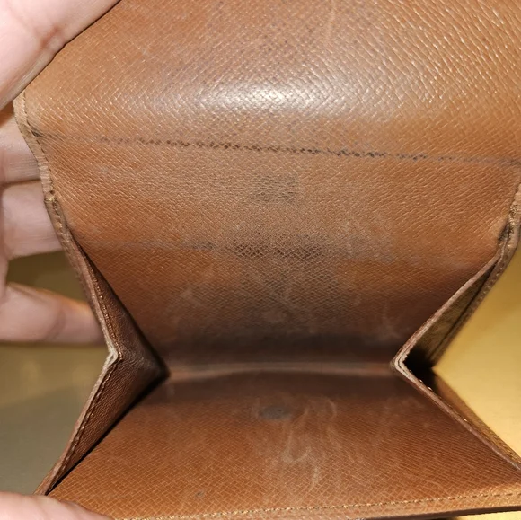 242 Louis Vuitton wallet - Picture 4 of 8